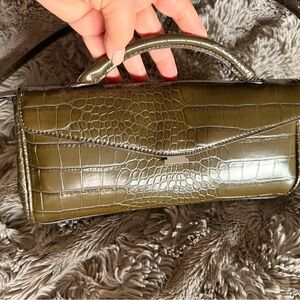 Elegant Olive Green Crocodile Pattern Handbag
